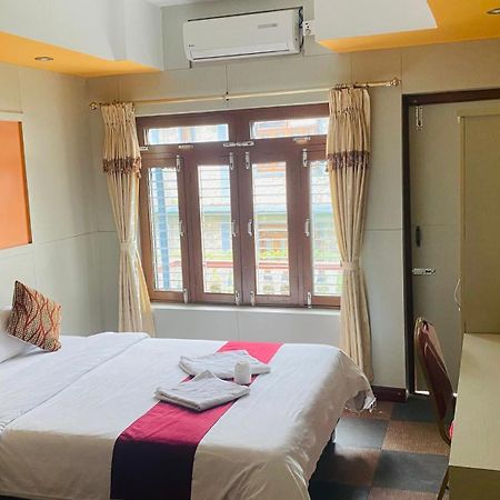 Hotel River Park Pokhara Eksteriør bilde