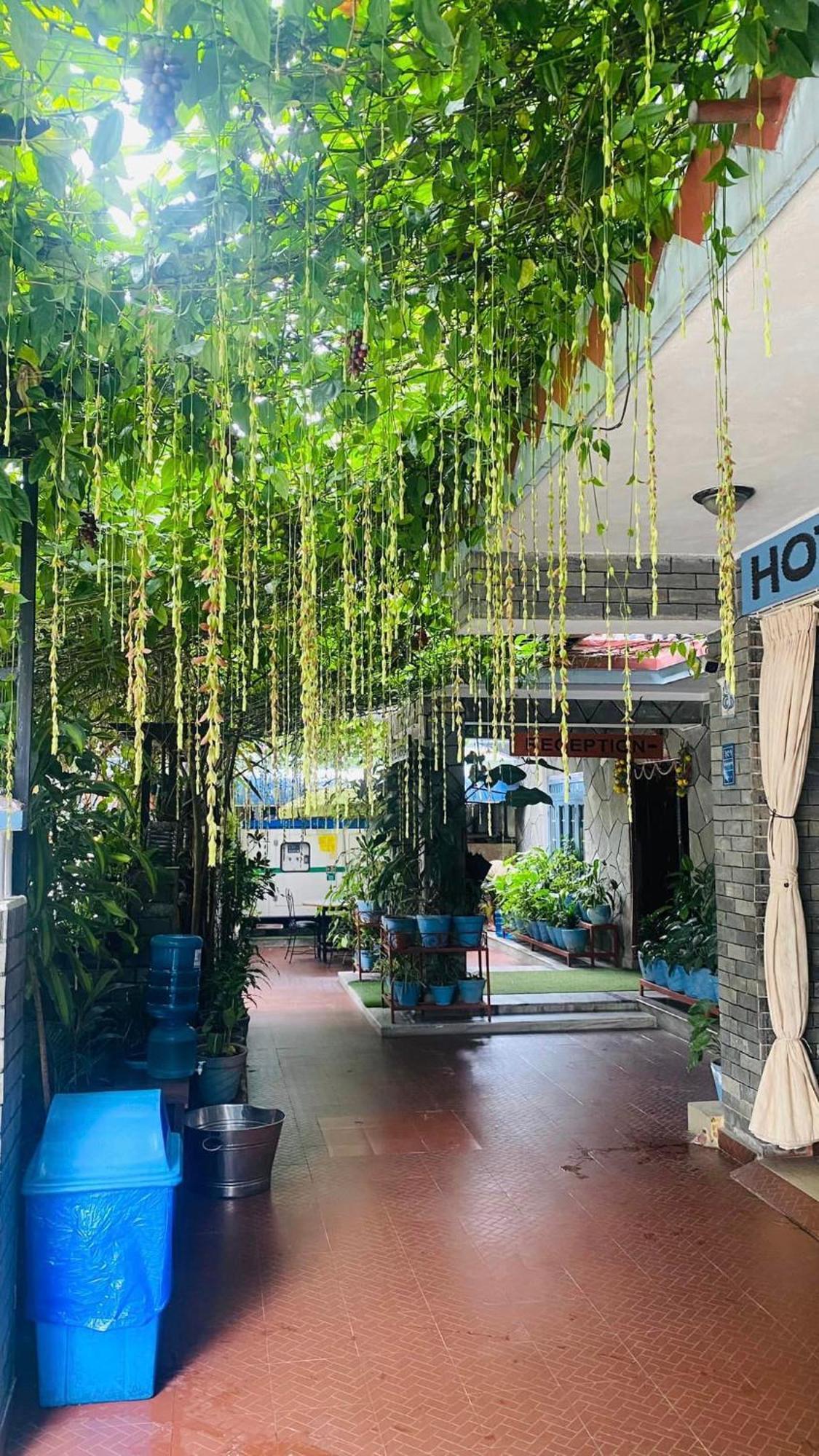 Hotel River Park Pokhara Eksteriør bilde