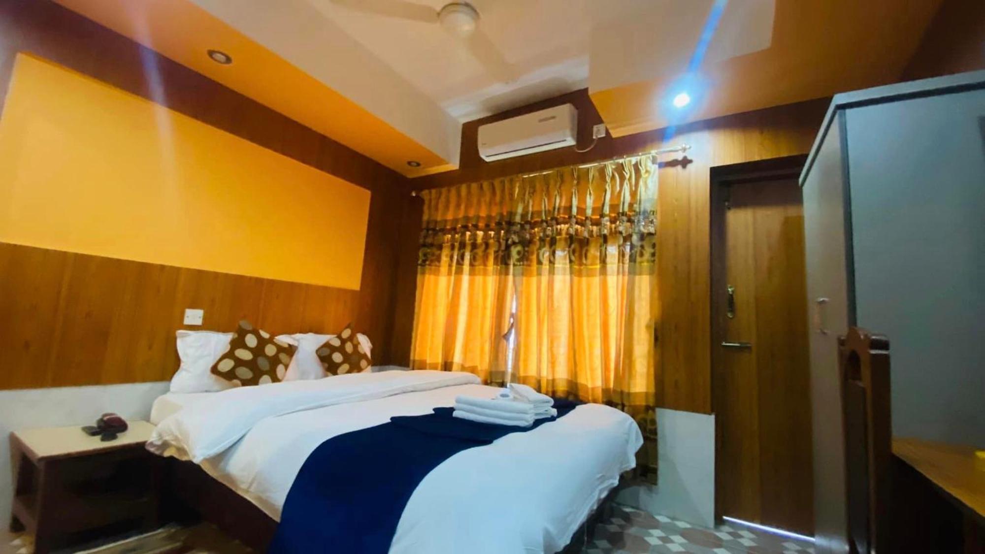 Hotel River Park Pokhara Eksteriør bilde